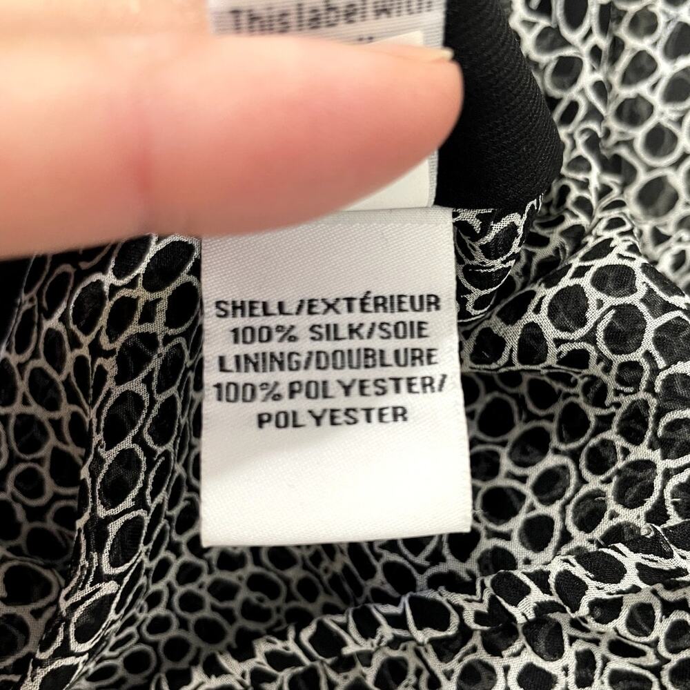 Diane Von Furstenberg Svetlana Silk Faux Wrap Top Black White Size 4 Career Chic - Picture 11 of 13